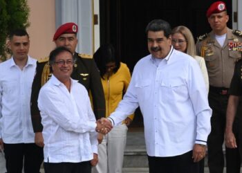 Petro viajará a Venezuela para hablar con Maduro de migración