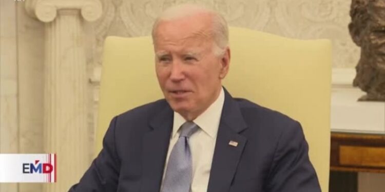 Encuestas muestran baja popularidad de Biden debido a su posición sobre el conflicto Israel-Hamás