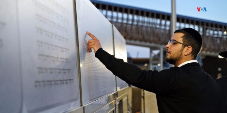 La Torá como salvación de los cautivos y homenaje a los caídos