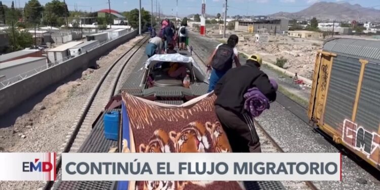 Migrantes siguen llegando a la frontera EEUU-México a pesar de inclemencias del clima