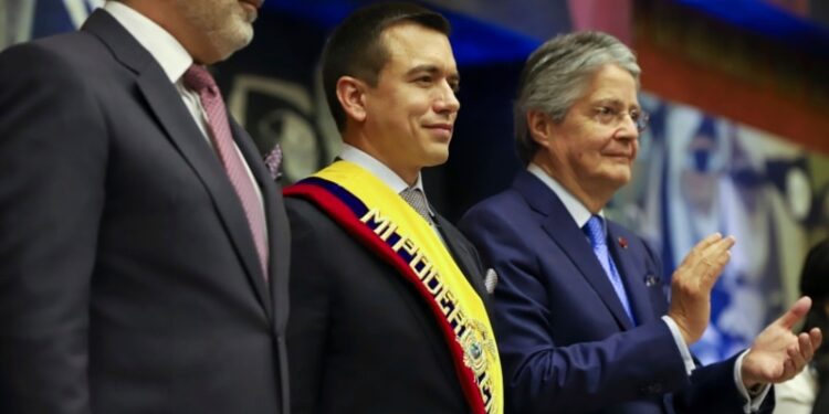 Ecuador: Asamblea decide reanudar juicio político contra expresidente Lasso