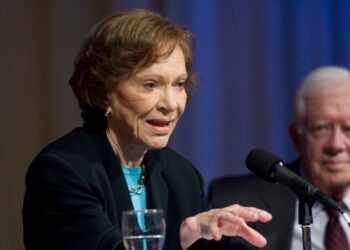 EE. UU: Expresidentes rinden homenaje a Rosalynn Carter