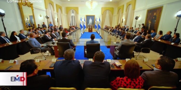 Bukele deja la presidencia temporalmente para dedicarse a su campaña electoral