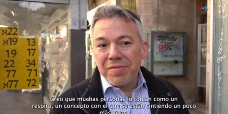 Ciudadanos creen que tregua entre Israel y Hamás traerá alivio a rehenes y familias