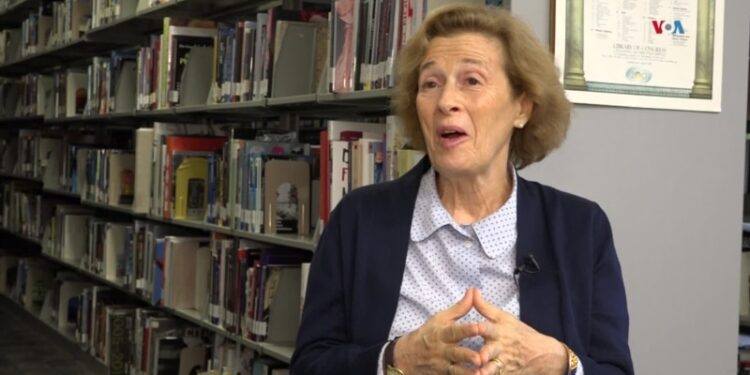 Julia Navarro a la VOA: “Una de las ventajas que te da la edad es que eres más libre para decir lo que te da la gana”