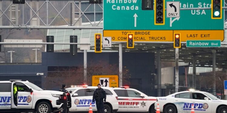 Dos muertos tras explosión de vehículo en frontera EEUU-Canadá