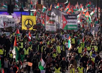 Miles marchan en Europa exigiendo un cese del fuego permanente en Gaza