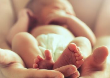 Expectativa de vida en EEUU comienza a recuperarse de la pandemia de COVID-19