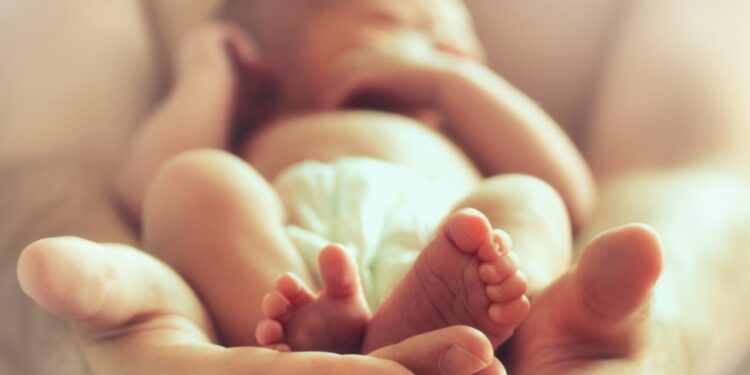 Expectativa de vida en EEUU comienza a recuperarse de la pandemia de COVID-19