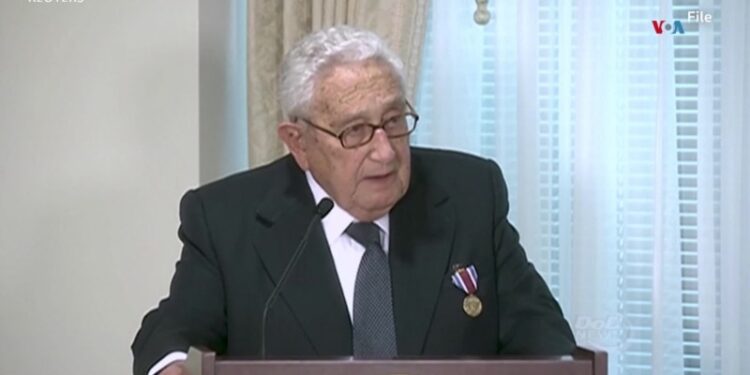 Muere Henry Kissinger, figura clave de la política exterior de EEUU