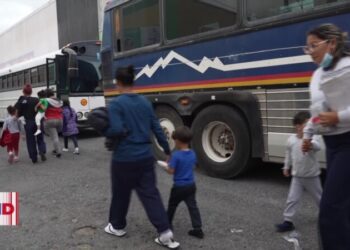 Continúa detención y puesta en libertad de migrantes irregulares en la frontera sur de EEUU