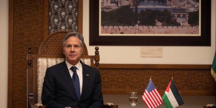 Blinken exhorta a Israel a respetar el derecho internacional