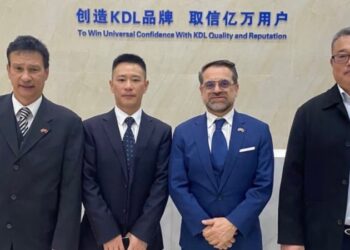 Gobernador chavista asegura que Venezuela transita rumbo al modelo económico chino