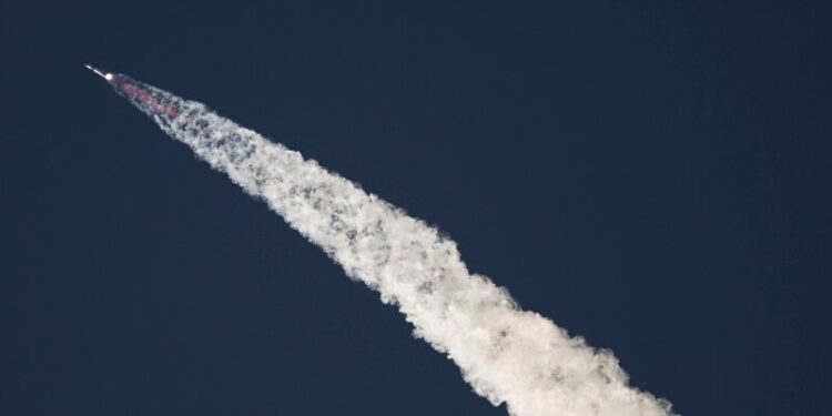 Lanzamiento de nave Starship de SpaceX falla a minutos de llegar al espacio
