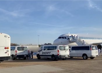 Unos 30 vuelos con deportados han salido desde EEUU a Venezuela y Centroamérica en las últimas dos semanas