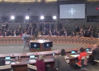 Líderes de la OTAN presionan a EEUU sobre ayuda a Ucrania