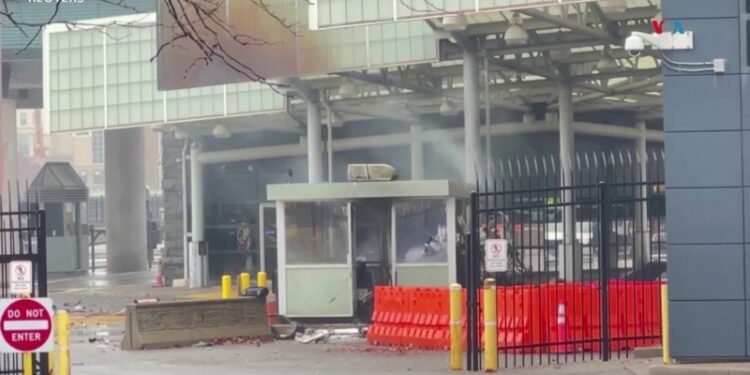 El FBI investiga explosión de un vehículo en la frontera EEUU-Canadá