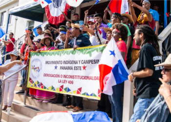 Panameños celebran terminación de contrato con minera canadiense