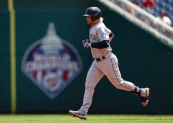 Cascabeles de Arizona adquirieron al venezolano Eugenio Suárez desde los Marineros de Seattle