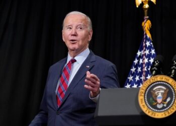 Biden celebra liberación de rehenes
