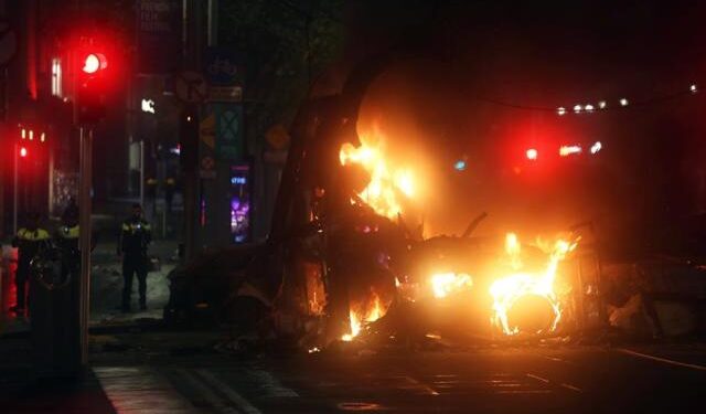 Apuñalamiento múltiple en Dublín provocó disturbios de grupos contrarios a los migrantes