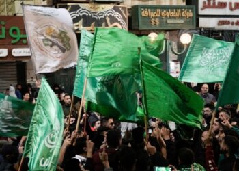 Familias palestinas celebran la liberación de menores y mujeres en inicio de tregua entre Israel y Hamás