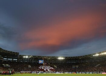 “¡Y va a caer!”: el canto de los fanáticos en Maturín que no le gustará a Maduro (Video)
