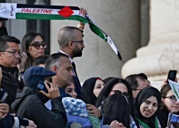 El papa se reúne con familiares de rehenes israelíes y prisoneros palestinos