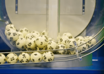 Recibió por error un boleto de lotería y se llevó la sorpresa más grande de su vida