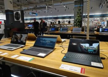 Advierten que la llegada del “viernes negro” pinta las estafas con color de ofertas