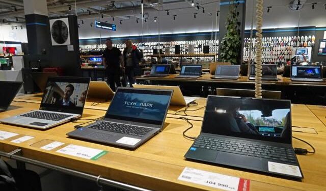 Advierten que la llegada del “viernes negro” pinta las estafas con color de ofertas