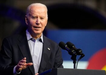 Biden y líder de EAU conversan de conflicto en Gaza, celebran acuerdo sobre rehenes y tregua