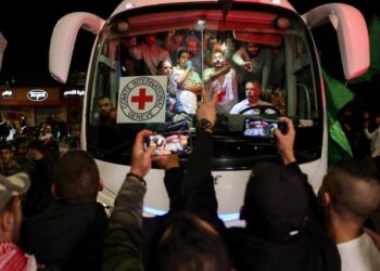 La tregua entre Israel y Hamás entra en su tercer día: se espera la liberación de otro grupo de rehenes