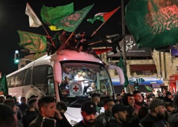 Tras liberación de rehenes por parte de Hamás, Israel libera a 39 presos palestinos