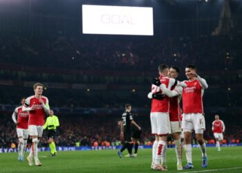 Arsenal se clasificó a los octavos de Champions tras vapulear al Lens 