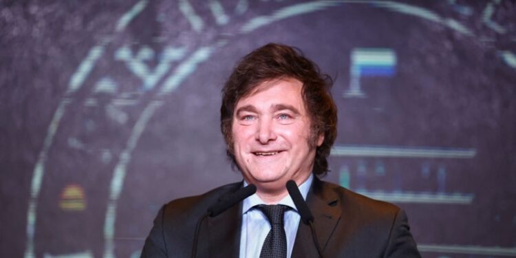 Javier Milei promete una nueva era política tras su victoria electoral en Argentina