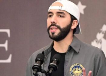 “Ahora dilo sin llorar”: La burla de Bukele a Petro tras victoria de Milei en Argentina