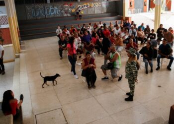 Las 5 principales noticias de Venezuela hoy: simulacro de referendo Esequibo rompe récord; investigan a directores de penales, y más