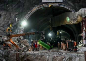 Operación de rescate de los obreros atrapados en un túnel en India entra en “fase final”