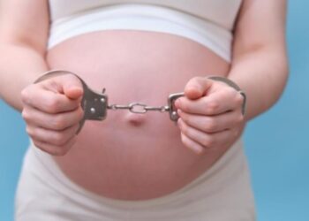 La ley sobre las detenciones de mujeres embarazadas en EEUU que pocos conocen