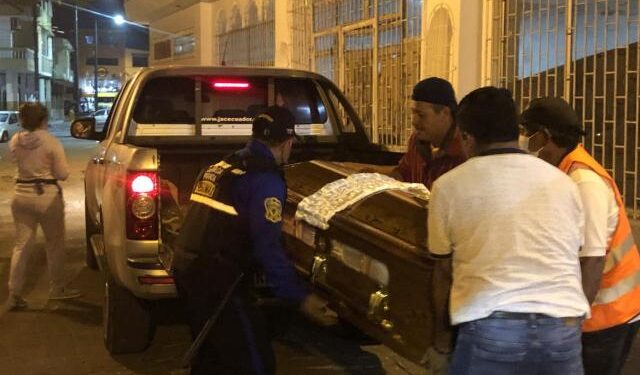 Motorizados asesinaron a balazos a un venezolano en su trabajo en Ecuador