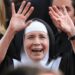 La historia de Dolores Hart, la actriz que dejó Hollywood para convertirse en monja