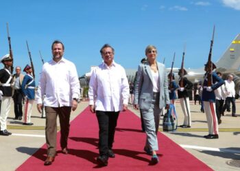 Maduro recibió a Petro en el Palacio de Miraflores para sostener reunión privada (VIDEO)