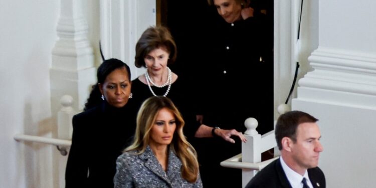 El presidente Joe Biden y su esposa Jill despidieron a la exprimera dama, Rosalynn Carter.