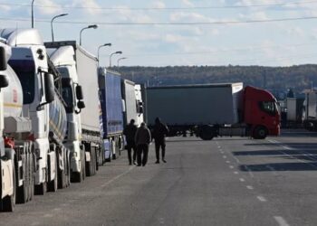 Kiev denuncia el bloqueo en la frontera polaca de ayuda humanitaria para Ucrania