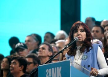 Argentina: Anulan sobreseimiento de Cristina Fernández por lavado de dinero y ordenan indagar más