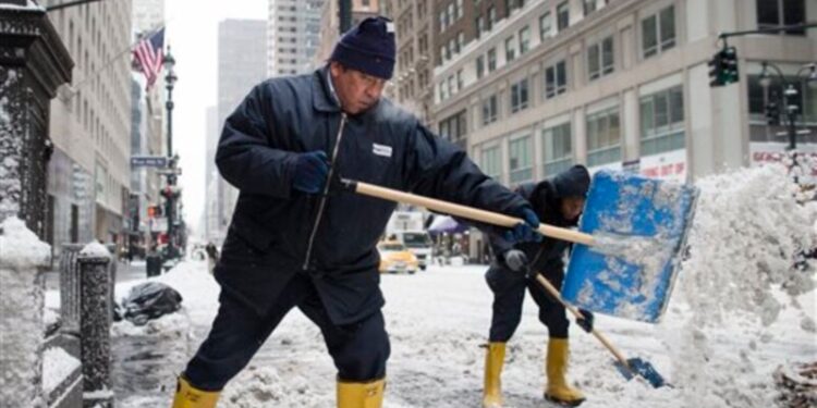 Autoridades en EEUU mantienen en alerta a varios Estados por la llegada de un frente polar con temperaturas bajas récord
