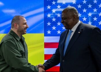 EEUU reitera su apoyo a Ucrania con la visita del secretario Austin a Kiev