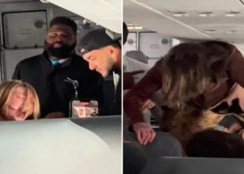 “Un verdadero diablo”: mujer sufrió una crisis en pleno vuelo en EEUU y aseguran que estaba “poseída” (VIDEO)