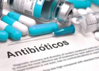 El consumo excesivo de antibióticos reduce su eficacia, alerta la OMS
